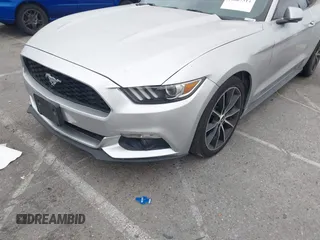 2016 Ford Mustang EcoBoost z VIN 1FA6P8TH9G5252810, wystawiony jako IAAI lot #42409444 z przebiegiem 88 232 mil mil oraz . Historia ofert i sprzedaży dostępna na DreamBid. Obrazek 6.