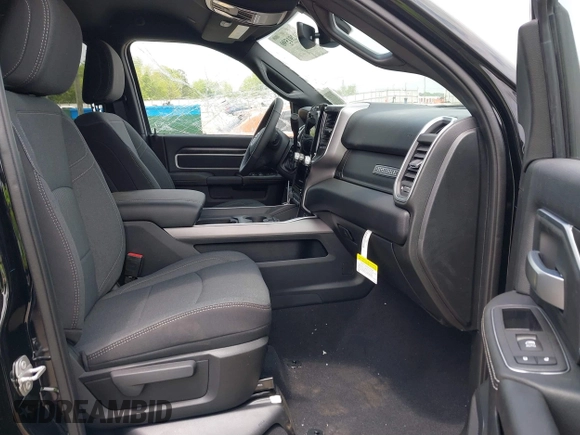 2024 Ram 2500 Big Horn с VIN 3C6UR5DL5RG205340, выставлен на аукционе IAAI как лот 39291590 с пробегом 15 миль миль и . История ставок и продаж доступна на DreamBid. Изображение 5.