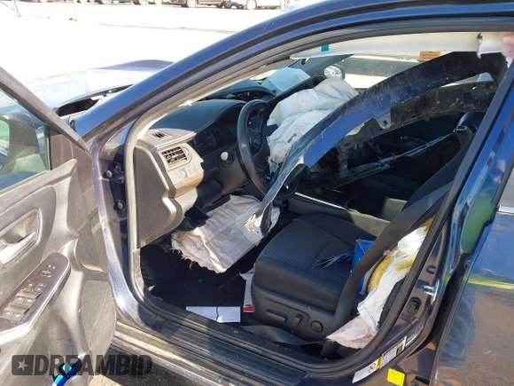 2015 Toyota Camry XLE with VIN 4T4BF1FK3FR505961, listed as a IAAI auction lot 41042038 with Not Provided miles and . Bid and sale history available at carsss.com. Image 5.