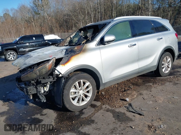 2018 Kia Sorento L with VIN 5XYPG4A30JG371228, listed as a IAAI auction lot 41633300 with 1 mi miles. Bid and sale history available at carsss.com. Image 2.