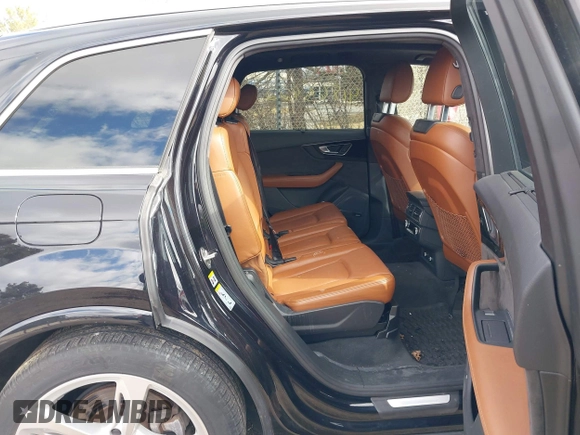 2019 Audi Q7 Prestige with VIN WA1VABF75KD030619, listed as a IAAI auction lot 41865422 with 66,151 mi miles and . Bid and sale history available at DreamBid. Image 8.