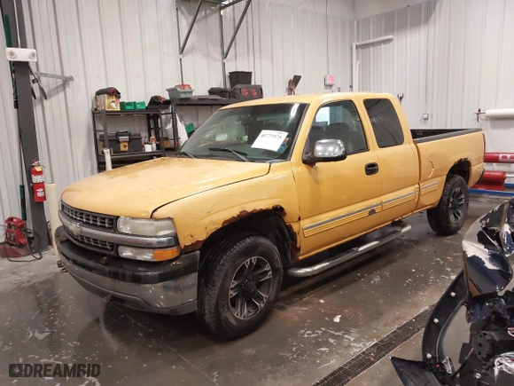 2002 Chevrolet Silverado 1500 LS with VIN 1GCEK19T62Z132438, listed as a IAAI auction lot 41777375 with 150,154 mi miles. Bid and sale history available at carsss.com. Image 2.