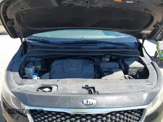 2016 Kia Sedona SX with VIN KNDMC5C15G6143818, listed as a IAAI auction lot 42051284 with 97,666 mi miles and . Bid and sale history available at carsss.com. Image 10.