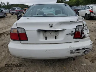 1996 Honda Accord LX with VIN 1HGCD5633TA291660, listed as a Copart auction lot 73562104 with 172,369 mi miles and Clean Title. Bid and sale history available at carsss.com. Image 6.