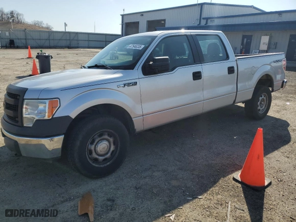 2014 Ford F-150 XL with VIN 1FTFW1EF7EFA26658, listed as a Copart auction lot 47546235 with 195,387 mi miles and Non Repairable. Bid and sale history available at carsss.com. Image 1.