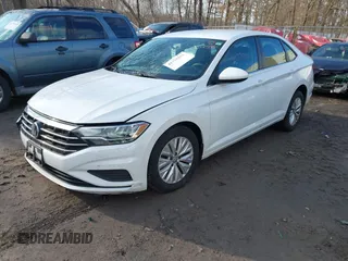 2020 Volkswagen Jetta S z VIN 3VWCB7BU1LM074767, wystawiony jako IAAI lot #41775551 z przebiegiem 65 037 mil mil oraz . Historia ofert i sprzedaży dostępna na DreamBid. Obrazek 17.