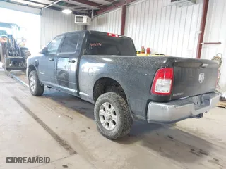 2019 Ram 2500 Big Horn with VIN 3C6UR5DJ8KG570650, listed as a IAAI auction lot 41646906 with 187,522 mi miles. Bid and sale history available at carsss.com. Image 3.