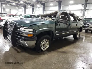 2001 Chevrolet Suburban LT with VIN 3GNGK26G61G122777, listed as a Copart auction lot 76675594 with 240,381 mi miles and Non repairable. Bid and sale history available at DreamBid. Image 1.