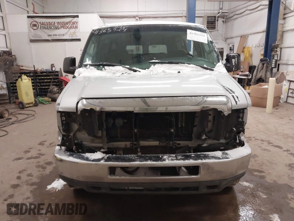 2008 Ford Econoline Passenger XL with VIN 1FBNE31L78DA28548, listed as a IAAI auction lot 41365324 with 175,585 mi miles. Bid and sale history available at carsss.com. Image 13.