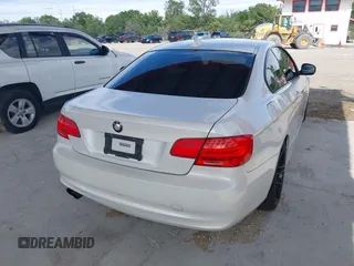 2011 BMW 3 Series 328i with VIN WBAKE3C53BE557457, listed as a IAAI auction lot 41631581 with 112,272 mi miles and . Bid and sale history available at carsss.com. Image 4.