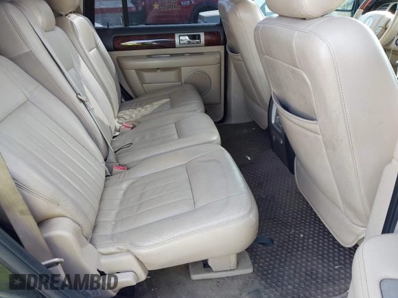 2005 Lincoln Navigator Luxury z VIN 5LMFU27505LJ07799, wystawiony jako IAAI lot #42426206 z przebiegiem 234 366 mil mil oraz . Historia ofert i sprzedaży dostępna na DreamBid. Obrazek 8.