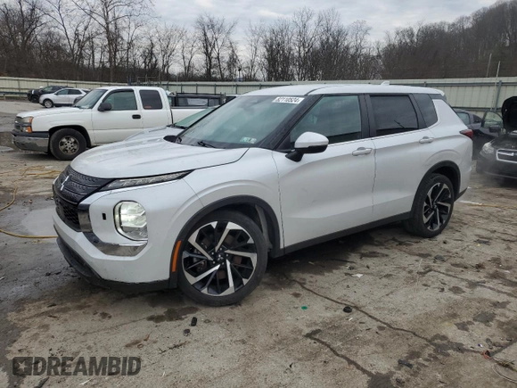 2022 Mitsubishi Outlander ES with VIN JA4J4TA8XNZ042364, listed as a Copart auction lot 82110524 with 42,224 mi miles and Salvage Title. Bid and sale history available at carsss.com. Image 1.
