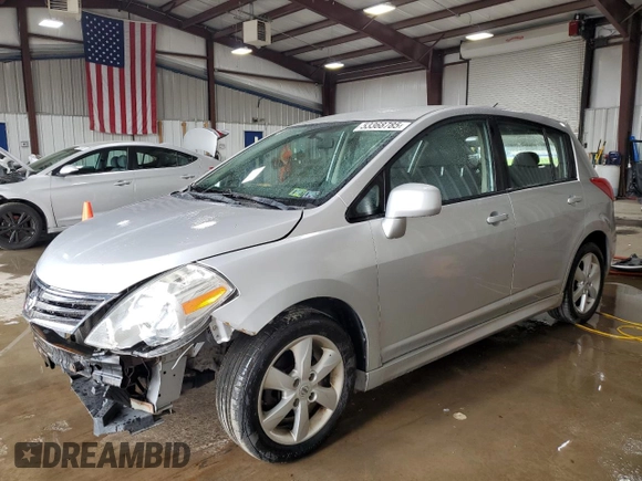 2010 Nissan Versa S z VIN 3N1BC1CP4AL362791, wystawiony jako Copart lot #53368785 z przebiegiem 141 934 mil mil oraz Szkoda całkowita • Salvage title. Historia ofert i sprzedaży dostępna na DreamBid. Obrazek 1.