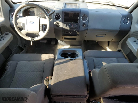 2004 Ford F-150 XLT with VIN 1FTRW12W64KA68083, listed as a Copart auction lot 43295925 with 279,383 mi miles and Clean Title. Bid and sale history available at carsss.com. Image 8.