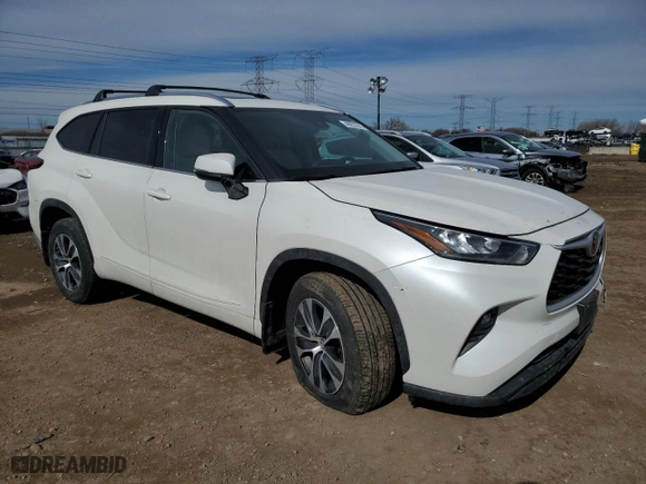 2020 Toyota Highlander XLE with VIN 5TDHZRBH8LS048346, listed as a Copart auction lot 46923375 with 20,168 mi miles and Salvage Title. Bid and sale history available at carsss.com. Image 4.