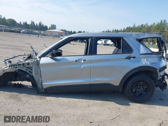 2020 Ford Police Interceptor z VIN 1FM5K8AC1LGC94166, wystawiony jako IAAI lot #42526680 z przebiegiem Nie podano mil oraz . Historia ofert i sprzedaży dostępna na DreamBid. Obrazek 15.
