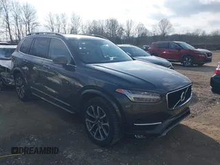 2018 Volvo XC90 Momentum with VIN YV4102PK4J1348626, listed as a IAAI auction lot 41478726 with 141,694 mi miles. Bid and sale history available at carsss.com. Image 1.