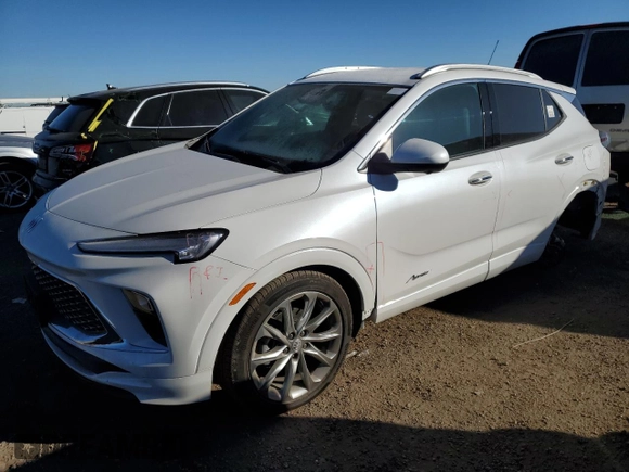 2024 Buick Encore GX Avenir z VIN KL4AMFSL8RB054564, wystawiony jako Copart lot #41666435 z przebiegiem 5 733 mil mil oraz Szkoda całkowita • Salvage title. Historia ofert i sprzedaży dostępna na DreamBid. Obrazek 1.