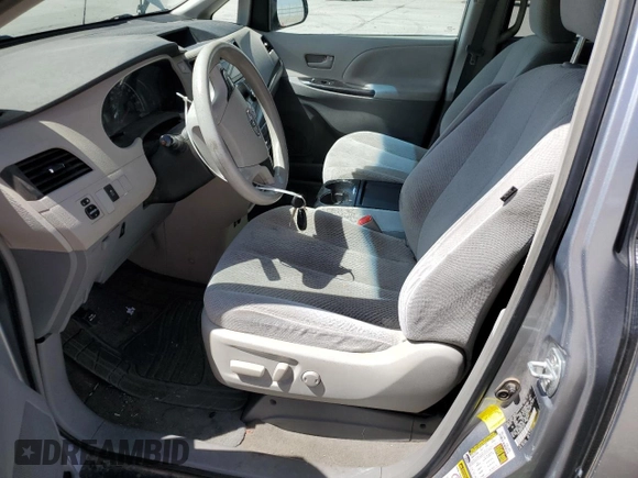 2011 Toyota Sienna LE AAS с VIN 5TDKK3DC9BS149113, выставлен на аукционе Copart как лот 56712085 с пробегом 212 294 миль миль и Списание • Salvage title. История ставок и продаж доступна на DreamBid. Изображение 7.