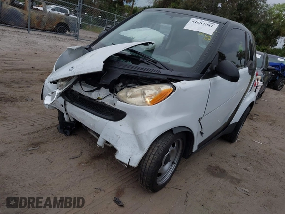 2009 Smart fortwo Pure z VIN WMEEJ31X39K314325, wystawiony jako IAAI lot #41607981 z przebiegiem 59 684 mil mil oraz . Historia ofert i sprzedaży dostępna na DreamBid. Obrazek 17.