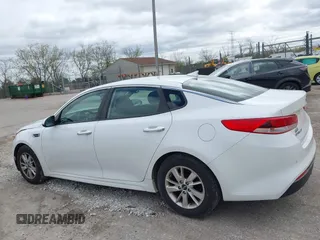 2016 Kia Optima LX z VIN 5XXGT4L37GG087701, wystawiony jako IAAI lot #42148746 z przebiegiem 53 473 mil mil oraz . Historia ofert i sprzedaży dostępna na DreamBid. Obrazek 14.