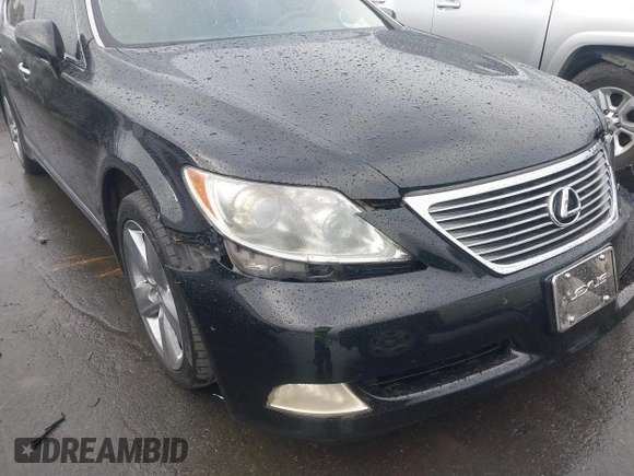 2007 Lexus LS 460 with VIN JTHBL46F675019182, listed as a IAAI auction lot 41024763 with 244,278 mi miles. Bid and sale history available at carsss.com. Image 18.