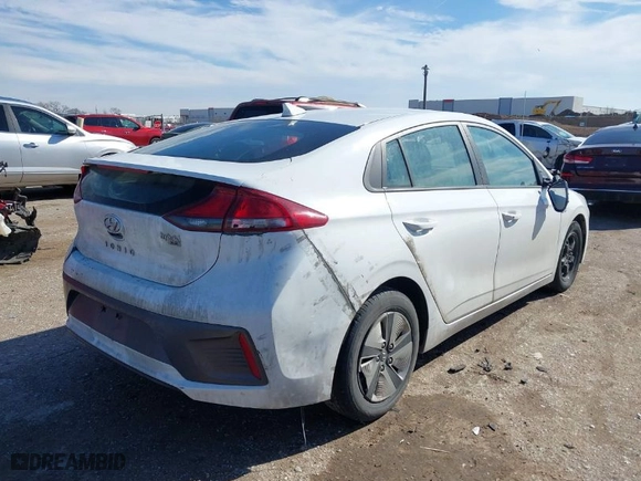 2020 Hyundai Ioniq Hybrid Blue with VIN KMHC65LC4LU243088, listed as a IAAI auction lot 41465637 with 141,081 mi miles. Bid and sale history available at carsss.com. Image 4.