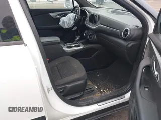 2019 Chevrolet Blazer z VIN 3GNKBBRA9KS683863, wystawiony jako IAAI lot #41716193 z przebiegiem 98 137 mil mil oraz . Historia ofert i sprzedaży dostępna na DreamBid. Obrazek 5.