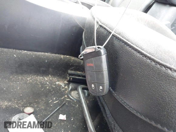 2020 Jeep Compass Altitude z VIN 3C4NJCBB9LT108501, wystawiony jako IAAI lot #41700451 z przebiegiem 66 395 mil mil oraz . Historia ofert i sprzedaży dostępna na DreamBid. Obrazek 11.
