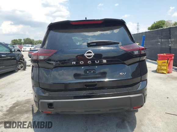 2024 Nissan Rogue SV z VIN 5N1BT3BA5RC704824, wystawiony jako Copart lot #55947075 z przebiegiem 29 209 mil mil oraz Szkoda całkowita • Salvage title. Historia ofert i sprzedaży dostępna na DreamBid. Obrazek 6.