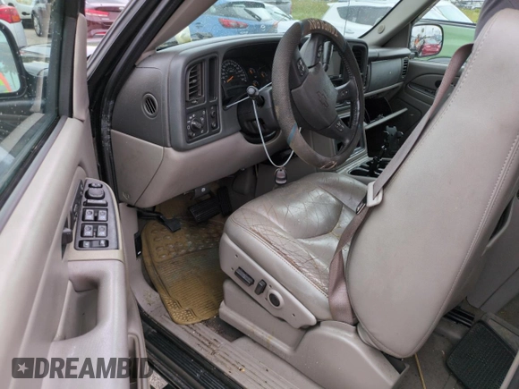 2005 Chevrolet Avalanche Z66 with VIN 3GNEC12Z35G258098, listed as a Copart auction lot 74543374 with Not Provided miles and Salvage Title. Bid and sale history available at carsss.com. Image 8.