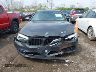 2019 BMW 5 Series 530i z VIN WBAJA5C52KBX87768, wystawiony jako IAAI lot #42029678 z przebiegiem 102 448 mil mil oraz . Historia ofert i sprzedaży dostępna na DreamBid. Obrazek 12.