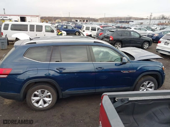 2018 Volkswagen Atlas 3.6L V6 SE with VIN 1V2KR2CA9JC569104, listed as a IAAI auction lot 41677640 with 53,360 mi miles. Bid and sale history available at carsss.com. Image 14.
