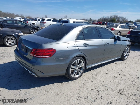 2016 Mercedes-Benz E-Class E 350 Sport with VIN WDDHF5KB5GB226231, listed as a IAAI auction lot 41681850 with 88,221 mi miles. Bid and sale history available at carsss.com. Image 4.