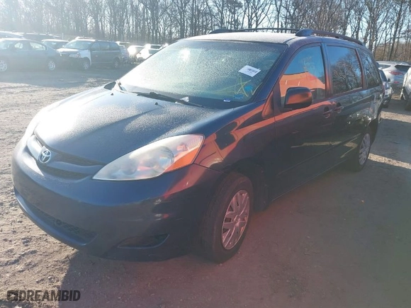 2007 Toyota Sienna CE with VIN 5TDZK23C37S072935, listed as a IAAI auction lot 41687866 with 999,999 mi miles. Bid and sale history available at carsss.com. Image 2.