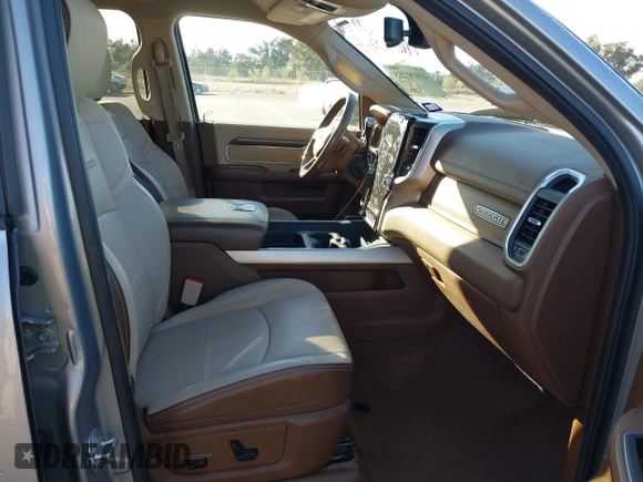 2019 Ram 2500 Laramie with VIN 3C6UR5NL5KG701954, listed as a IAAI auction lot 41030753 with 183,756 mi miles. Bid and sale history available at carsss.com. Image 5.