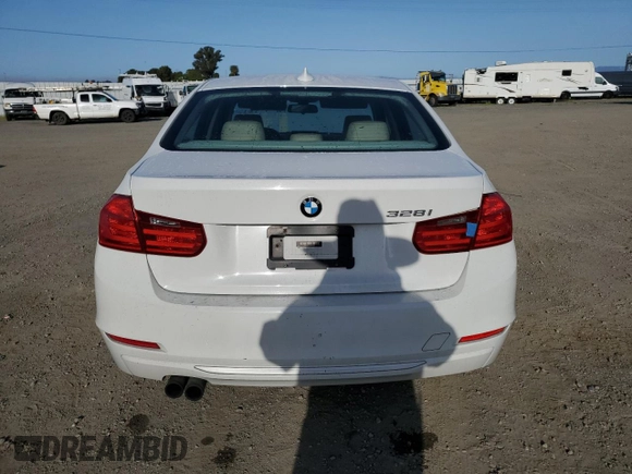2012 BMW 3 Series 328i z VIN WBA3A5C51CF259481, wystawiony jako Copart lot #52381425 z przebiegiem 206 764 mil mil oraz Szkoda całkowita • Salvage title. Historia ofert i sprzedaży dostępna na DreamBid. Obrazek 6.