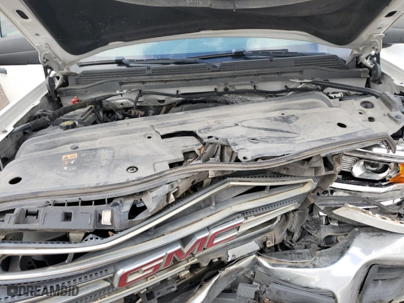 2018 GMC Sierra 2500HD with VIN 1GT02REG4JZ174493, listed as a Copart auction lot 84643744 with 110,487 mi miles and Salvage Title. Bid and sale history available at carsss.com. Image 13.
