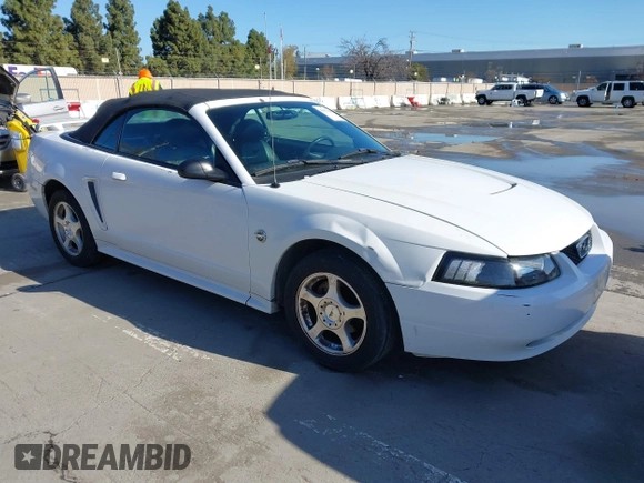 2004 Ford Mustang Deluxe with VIN 1FAFP44654F181293, listed as a IAAI auction lot 41831366 with 122,636 mi miles. Bid and sale history available at carsss.com. Image 1.