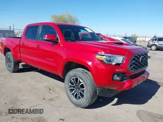 2021 Toyota Tacoma 4WD SR5 with VIN 3TMDZ5BN3MM102098, listed as a IAAI auction lot 41381650 with 30,642 mi miles. Bid and sale history available at carsss.com. Image 1.