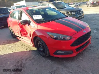 2015 Ford Focus ST with VIN 1FADP3L98FL238958, listed as a IAAI auction lot 41307187 with 162,927 mi miles. Bid and sale history available at carsss.com. Image 1.