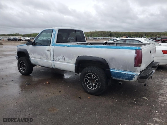 1989 GMC 3/4 Ton Pickups with VIN 1GTGK24K8KE532683, listed as a Copart auction lot 51434114 with 79134 miles and Salvage Title. Bid and sale history available at carsss.com. Image 2.