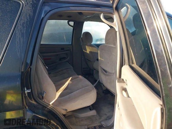 2005 GMC Yukon SLE with VIN 1GKEC13V15R105390, listed as a IAAI auction lot 42076410 with 237,160 mi miles. Bid and sale history available at carsss.com. Image 8.