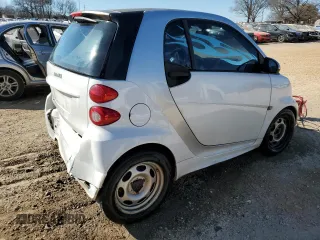 2015 Smart fortwo Passion z VIN WMEEJ3BA0FK812519, wystawiony jako Copart lot #47236285 z przebiegiem 122 139 mil mil oraz Szkody całkowita. Historia ofert i sprzedaży dostępna na DreamBid. Obrazek 3.