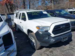 2018 Toyota Tacoma SR with VIN 5TFRX5GN7JX118914, listed as a IAAI auction lot 41529093 with 157,001 mi miles and . Bid and sale history available at carsss.com. Image 1.