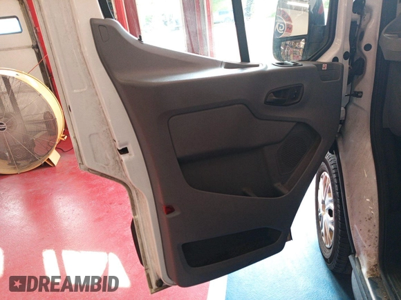 2019 Ford Transit с VIN 1FTBW3XM1KKA29208, выставлен на аукционе IAAI как лот 42631265 с пробегом 215 367 миль миль и . История ставок и продаж доступна на DreamBid. Изображение 43.