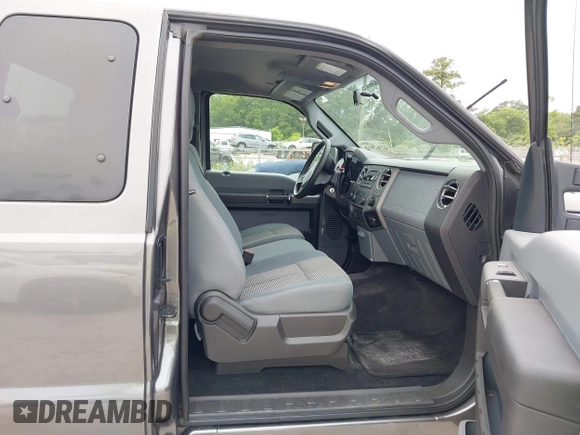 2012 Ford F-250 XL with VIN 1FT7X2B65CEA95749, listed as a IAAI auction lot 42362932 with 83,296 mi miles and . Bid and sale history available at DreamBid. Image 5.