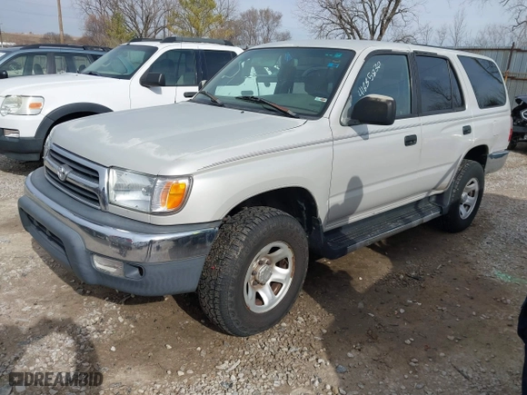 2000 Toyota 4Runner with VIN JT3GM84R6Y0055563, listed as a IAAI auction lot 41885830 with 243,885 mi miles. Bid and sale history available at carsss.com. Image 2.