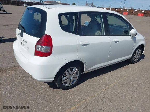 2007 Honda Fit with VIN JHMGD38407S012562, listed as a IAAI auction lot 41772476 with 162501 miles. Bid and sale history available at carsss.com. Image 4.