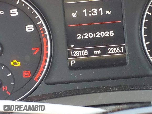 2018 Audi Q3 Premium Plus z VIN WA1JCCFS9JR019286, wystawiony jako IAAI lot #41607434 z przebiegiem 128 709 mil mil oraz . Historia ofert i sprzedaży dostępna na DreamBid. Obrazek 16.